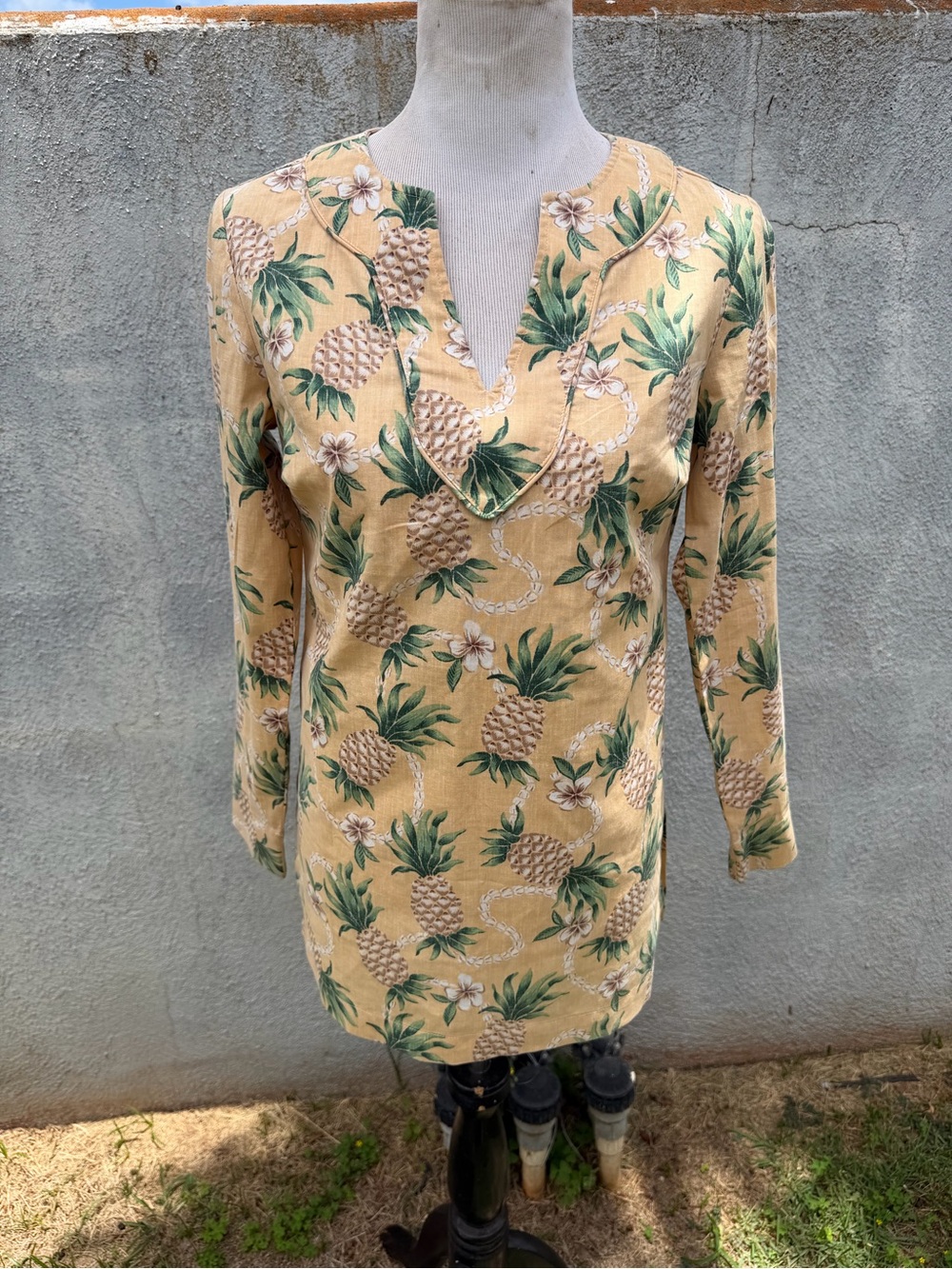 PreOwned Reyn Spooner Tunic Women's S  Top Pineapple Tropical Hawaiian Yellow